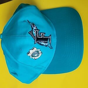 FLORIDA MARLINS Snapback Vintage Competitor W/ Limited Edition World Series Pin